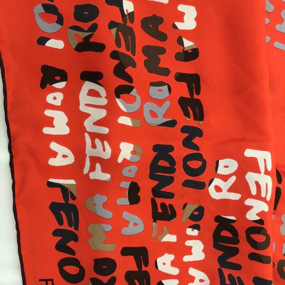 SOLD Fendi Roma Scarf - Picture 4 of 6